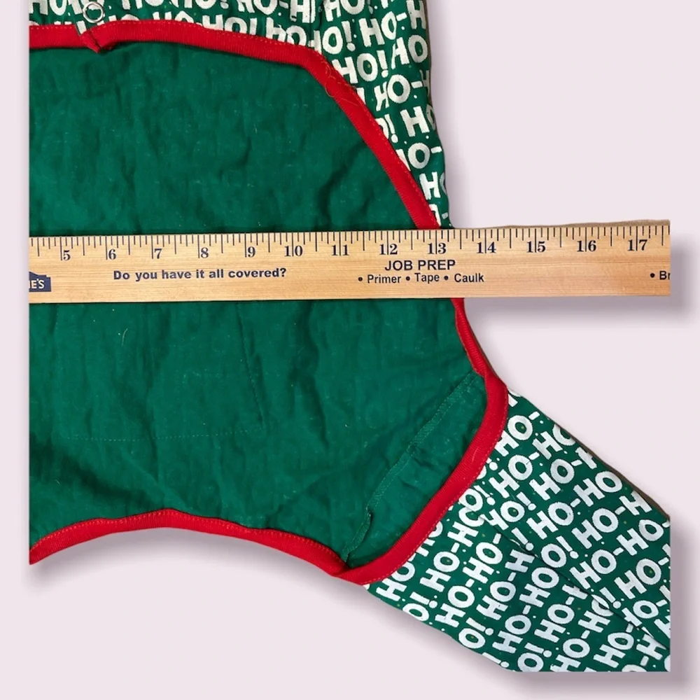 NWT Merry and Bright Christmas HoHoHo Doggie Sleeper